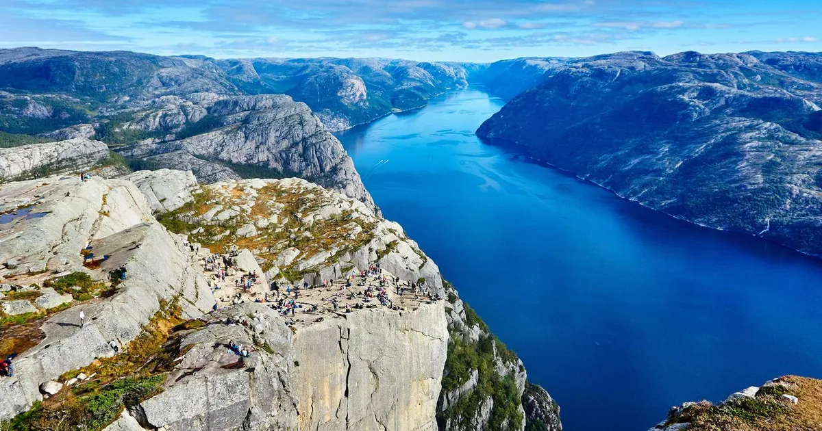 AI-Chatbots på Dansk: ChatGPT vs Claude vs Gemini vs DeepSeek (2026)