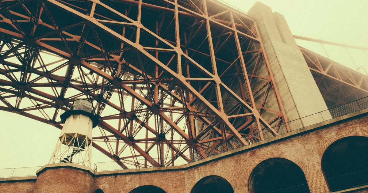 DeepSeek: Er det sikkert? Risici, forbud og danske alternativer (2026)