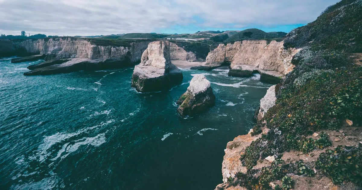 Sådan skriver du professionelle e-mails på dansk: Komplet guide med skabeloner